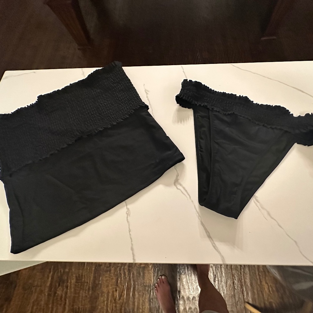 NWT-Beachsissi Black Ruffled‎ Tankini-Size Large